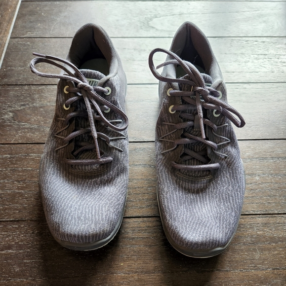 Nike Shoes - NIKE Womens Size 8.5